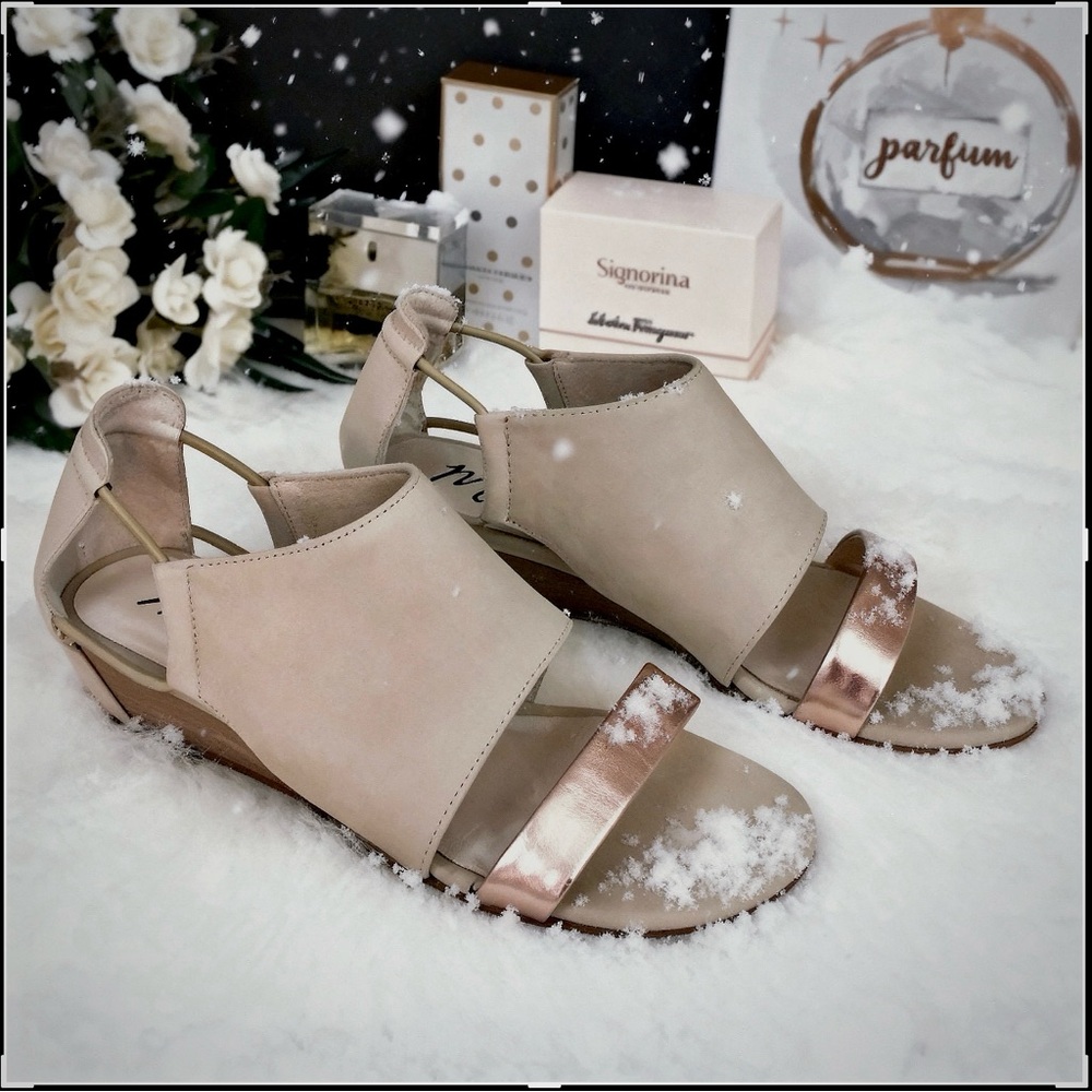 Matisse 'Port' Tan Suede Sandals - Picture 4 of 10